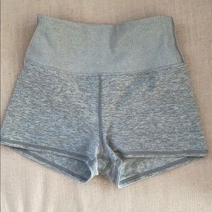 NEW Alo alosoft aura short